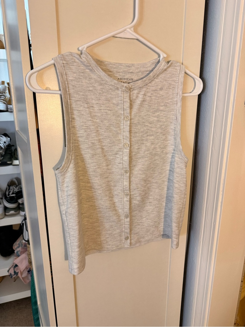 American Eagle Outfitters Button-Back Sleeveless Tank - Light Heather Gray